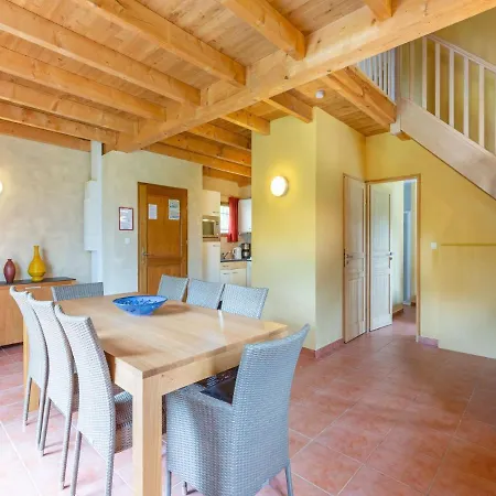 Holiday home Comfortable With Swimming Pool Lacapelle-Marival