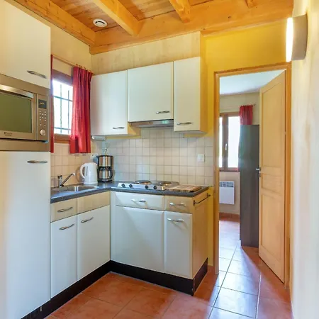 Cozy Retreat With Shared Pool Dom wakacyjny