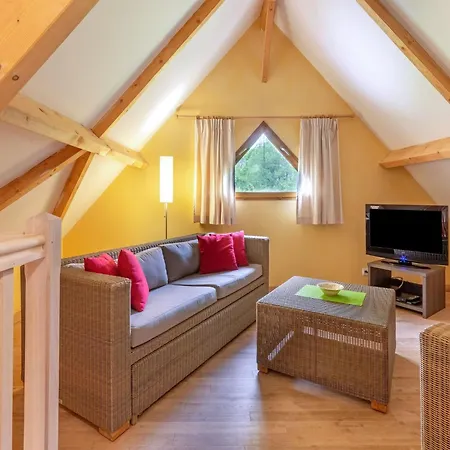 Cozy Retreat With Shared Pool Dom wakacyjny Lacapelle-Marival