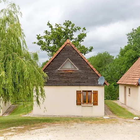 Cozy Retreat With Shared Pool Lacapelle-Marival