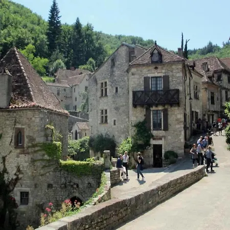 Cozy Retreat With Shared Pool Dom wakacyjny