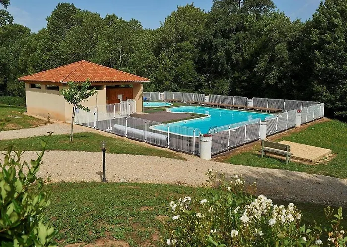Ferienhaus Cozy Retreat With Shared Pool Lacapelle-Marival