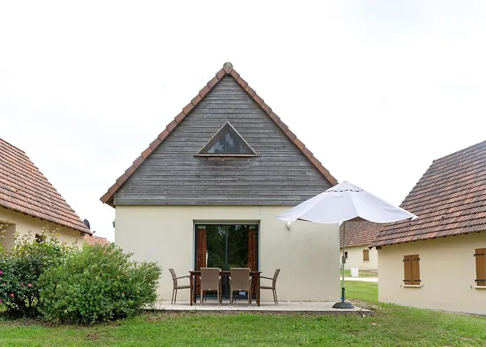 Ferienhaus Cozy Retreat With Shared Pool Lacapelle-Marival