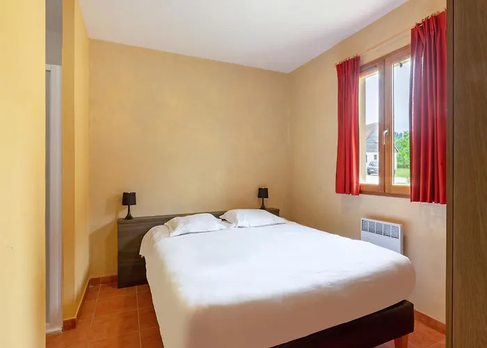 Ferienhaus Cozy Retreat With Shared Pool Lacapelle-Marival