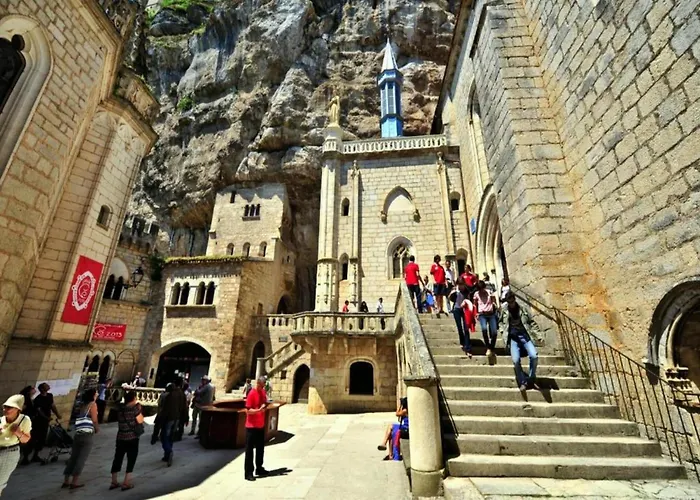 Ferienhaus Cozy Retreat With Shared Pool Lacapelle-Marival