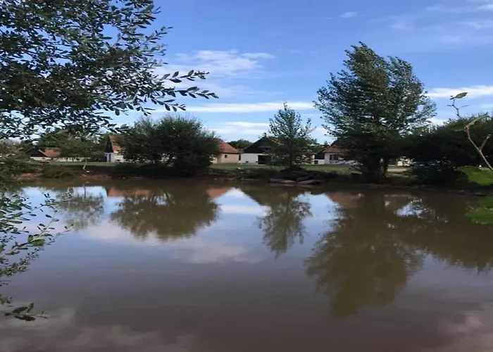 Cozy Retreat With Shared Pool Ferienhaus Lacapelle-Marival