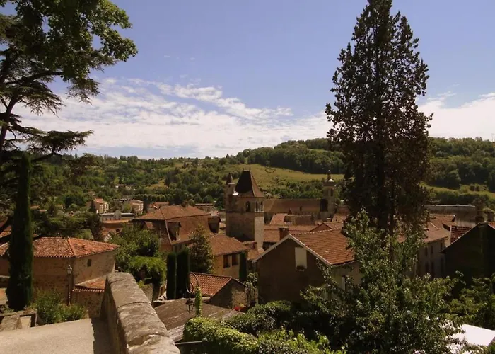 Cozy Retreat With Shared Pool Ferienhaus